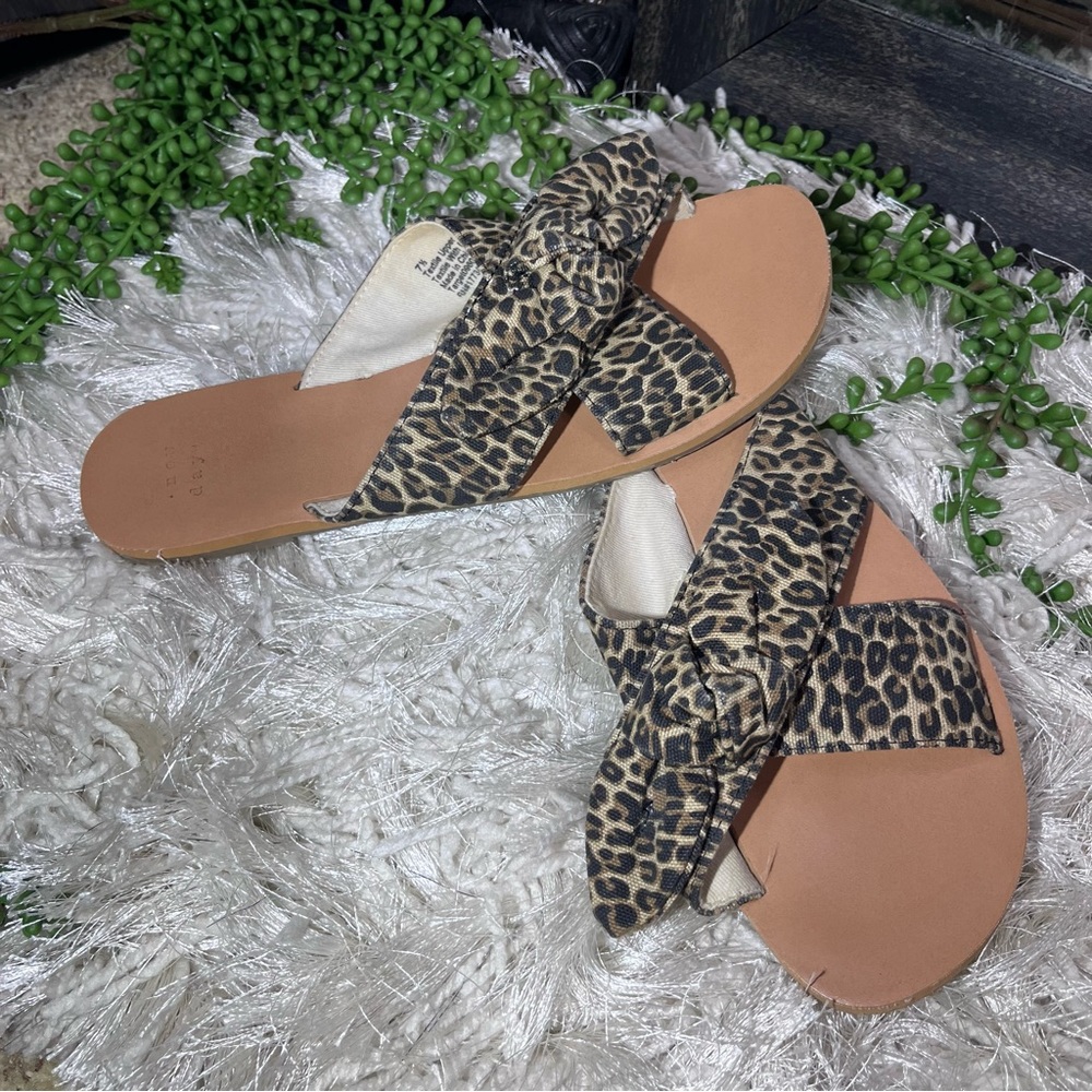 -🌸5/$25🌸A New Day Leopard Printed Bow Detail Slide On Flip Flops Size 7.5 - Picture 9 of 13